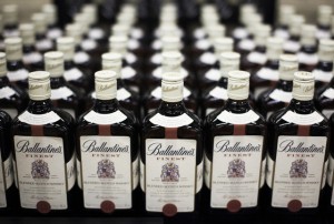 купажированный виски Ballantines